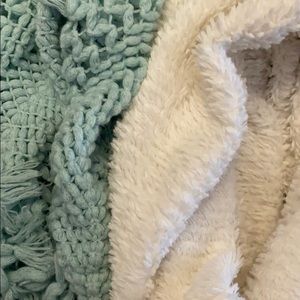 American Eagle scarf bundle